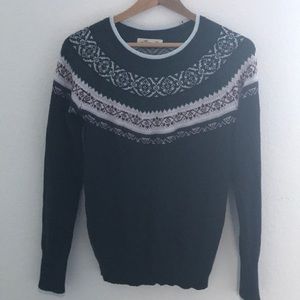 Hollister navy sweater with printed top